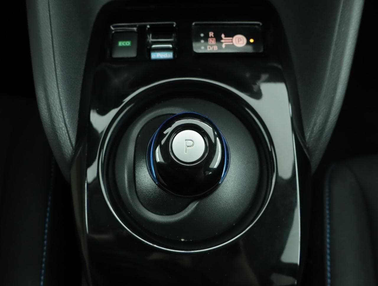 2022 Nissan LEAF - 33