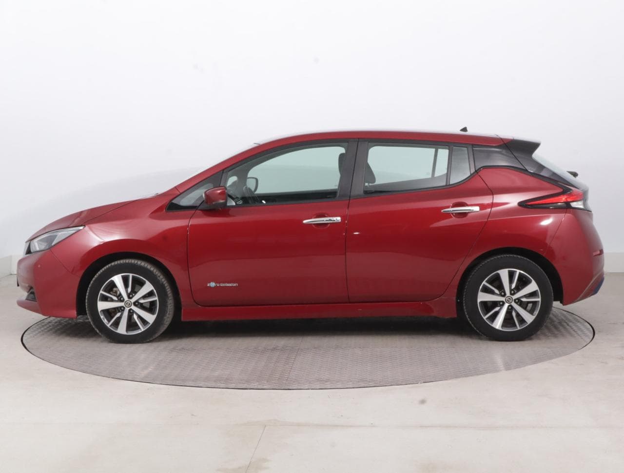 2018 Nissan LEAF - 4