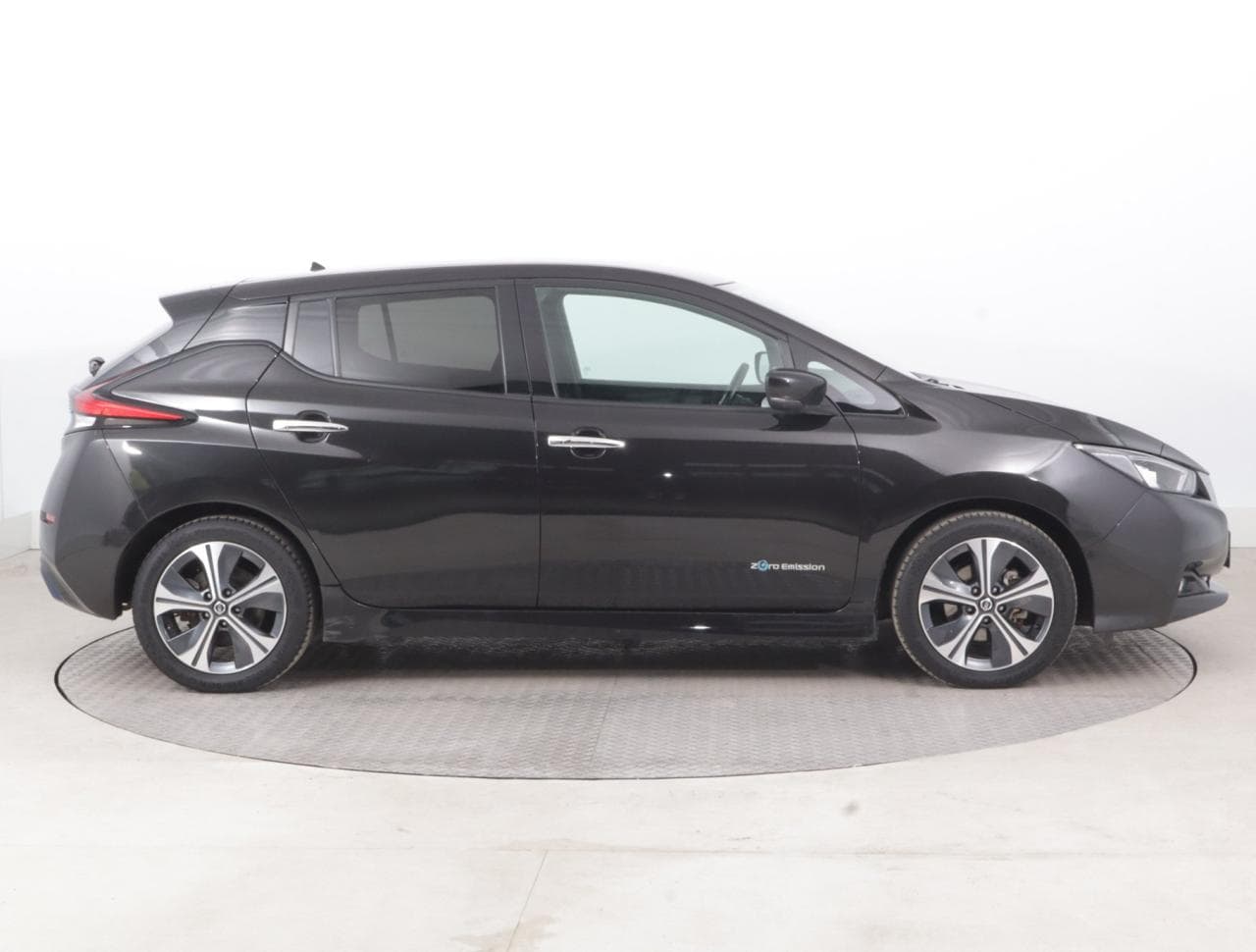 2019 Nissan LEAF - 9
