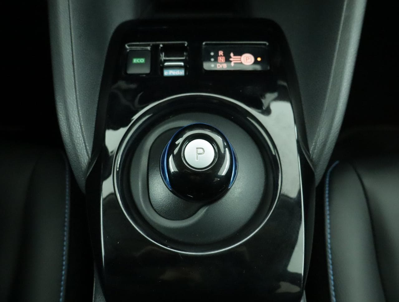 2019 Nissan LEAF - 25