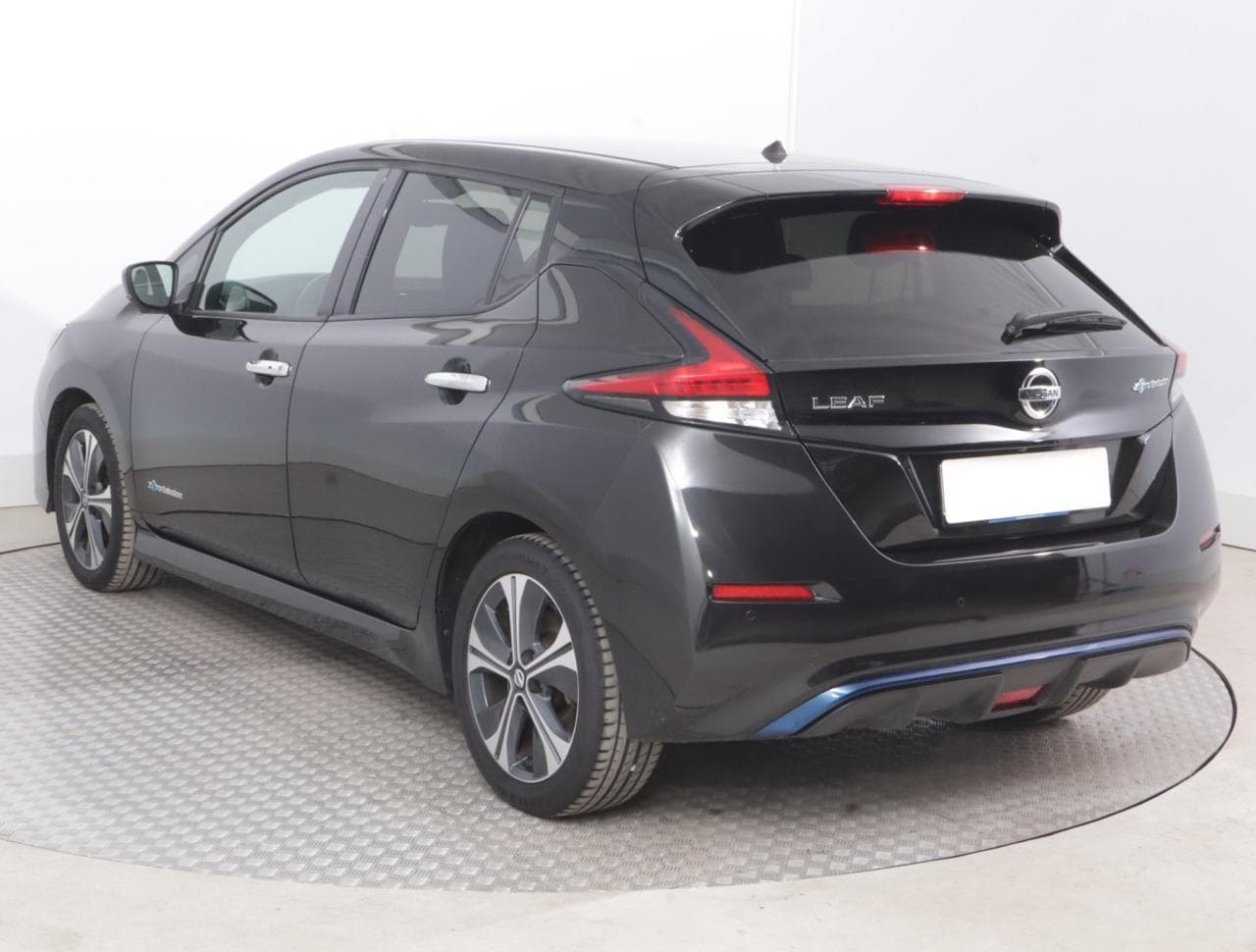 2019 Nissan LEAF - 5