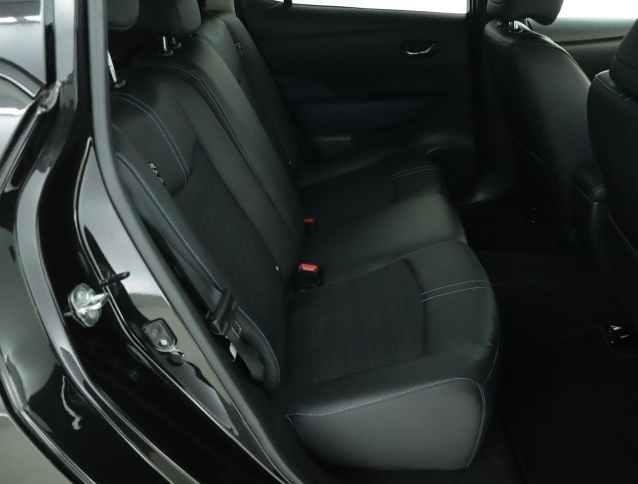 2019 Nissan LEAF - 17