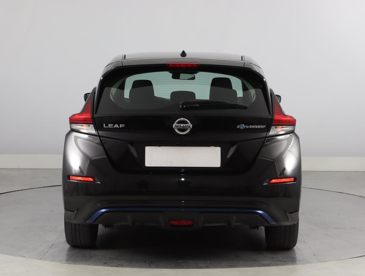 2021 Nissan LEAF - 11