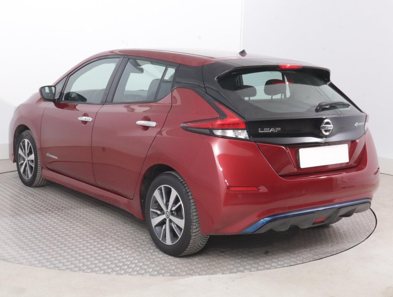 2019 Nissan LEAF - 9