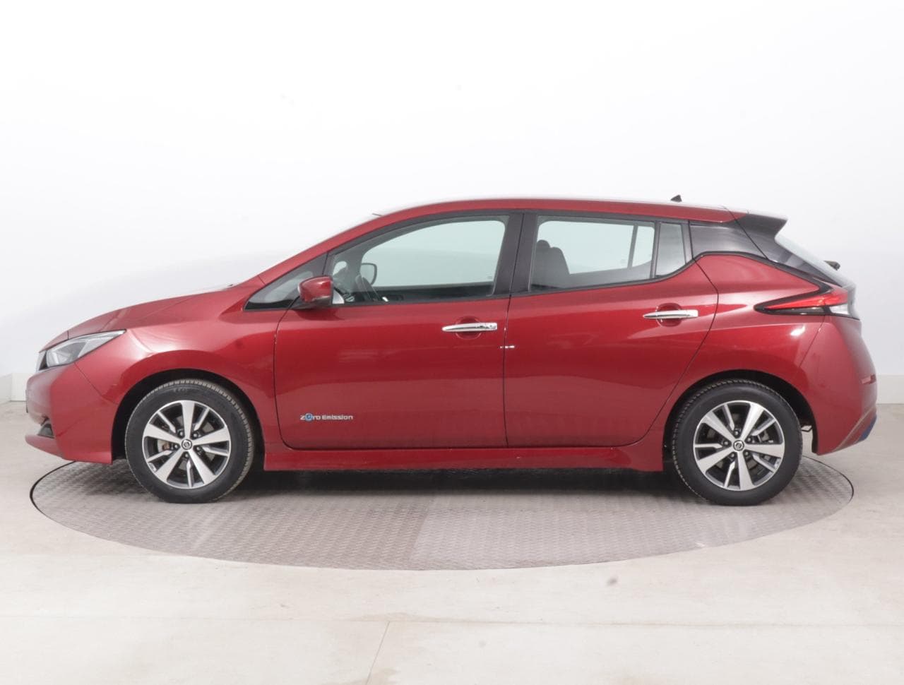 2019 Nissan LEAF - 7