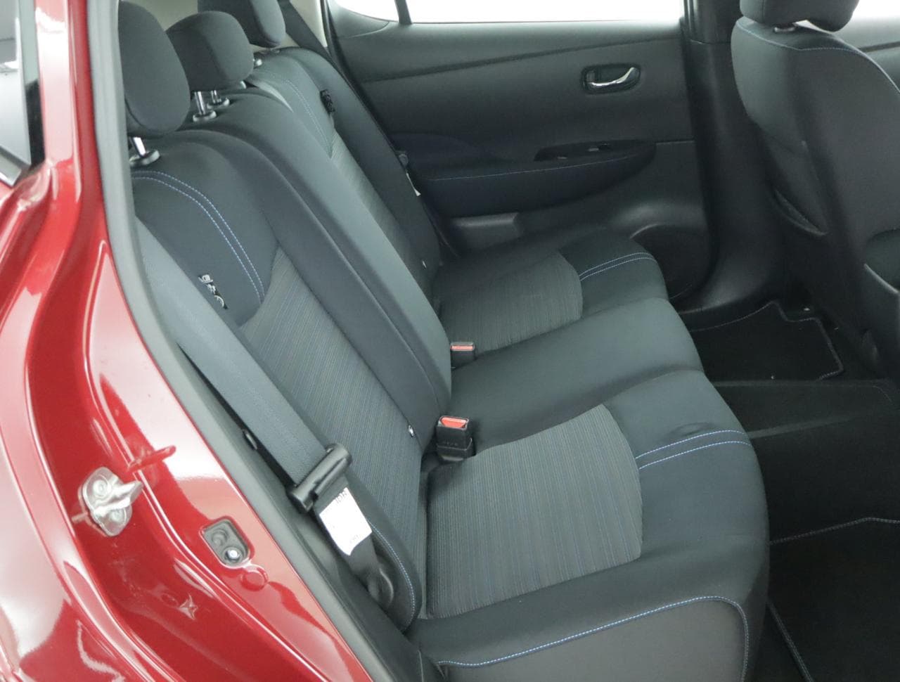 2019 Nissan LEAF - 25