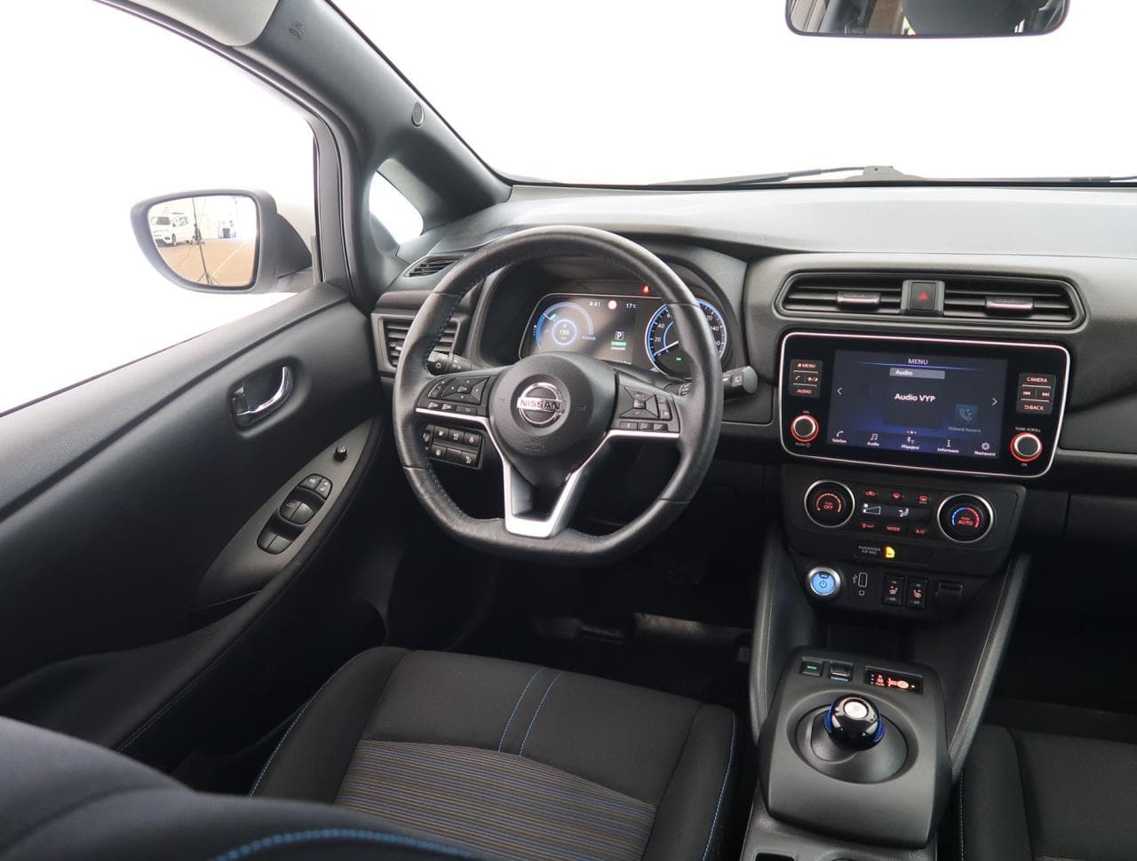 2021 Nissan LEAF - 9