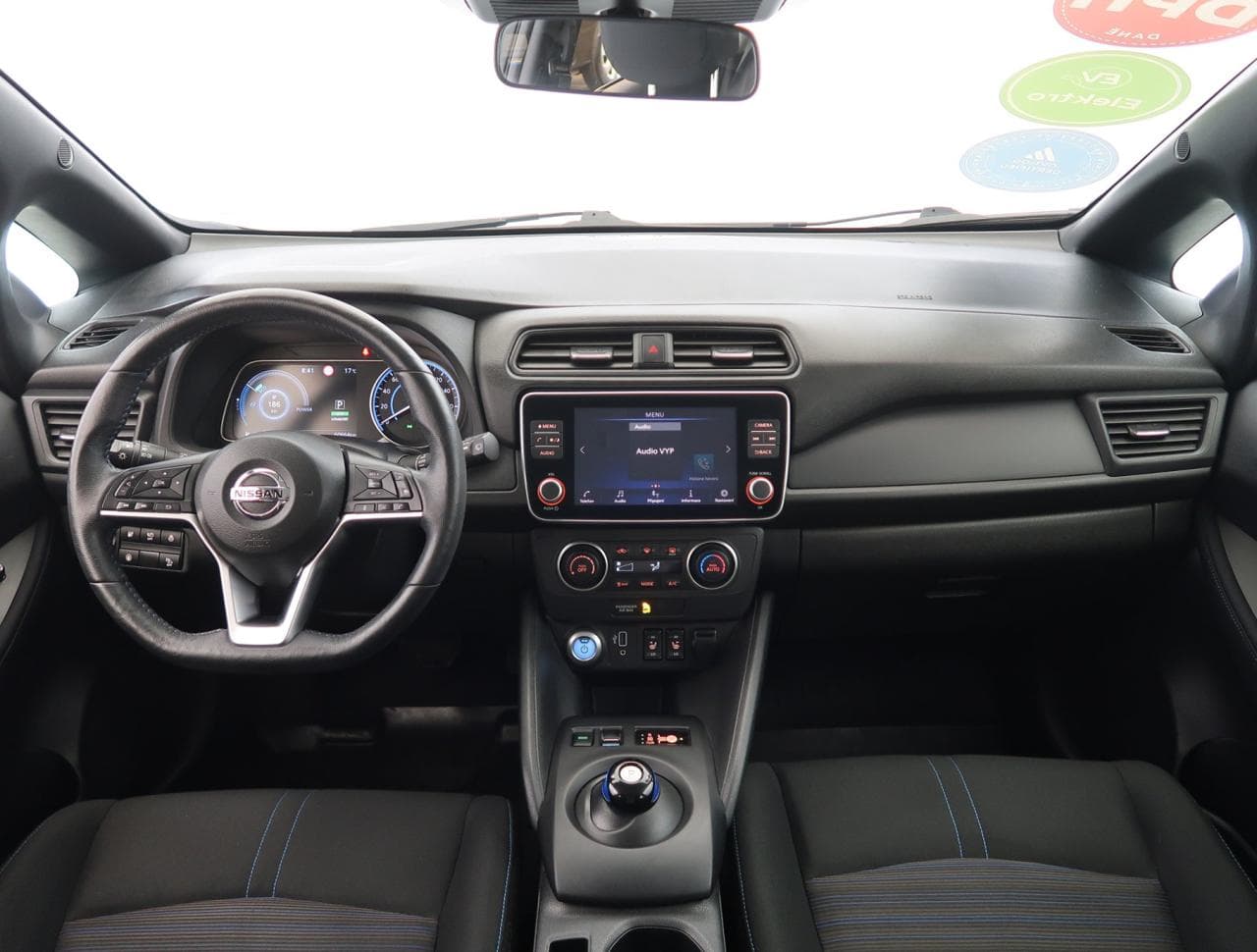 2021 Nissan LEAF - 10