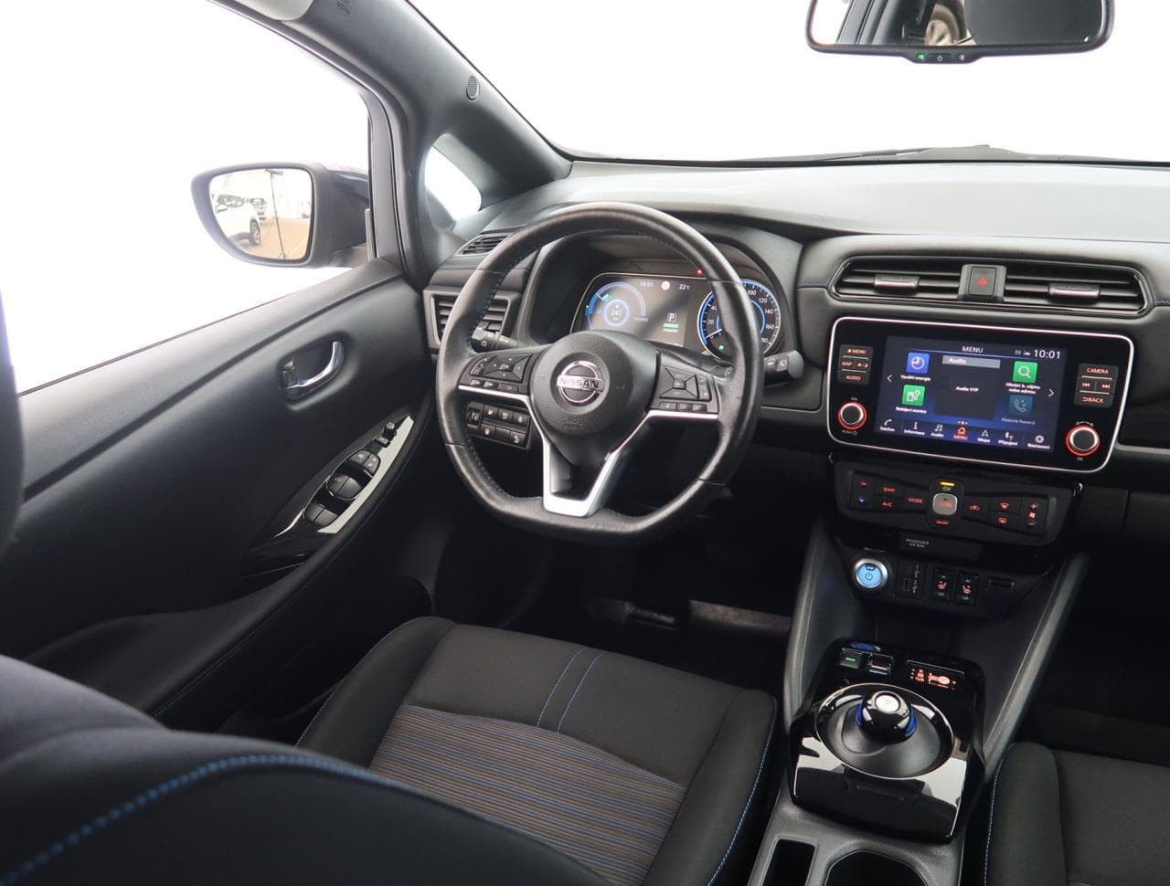 2021 Nissan LEAF - 9