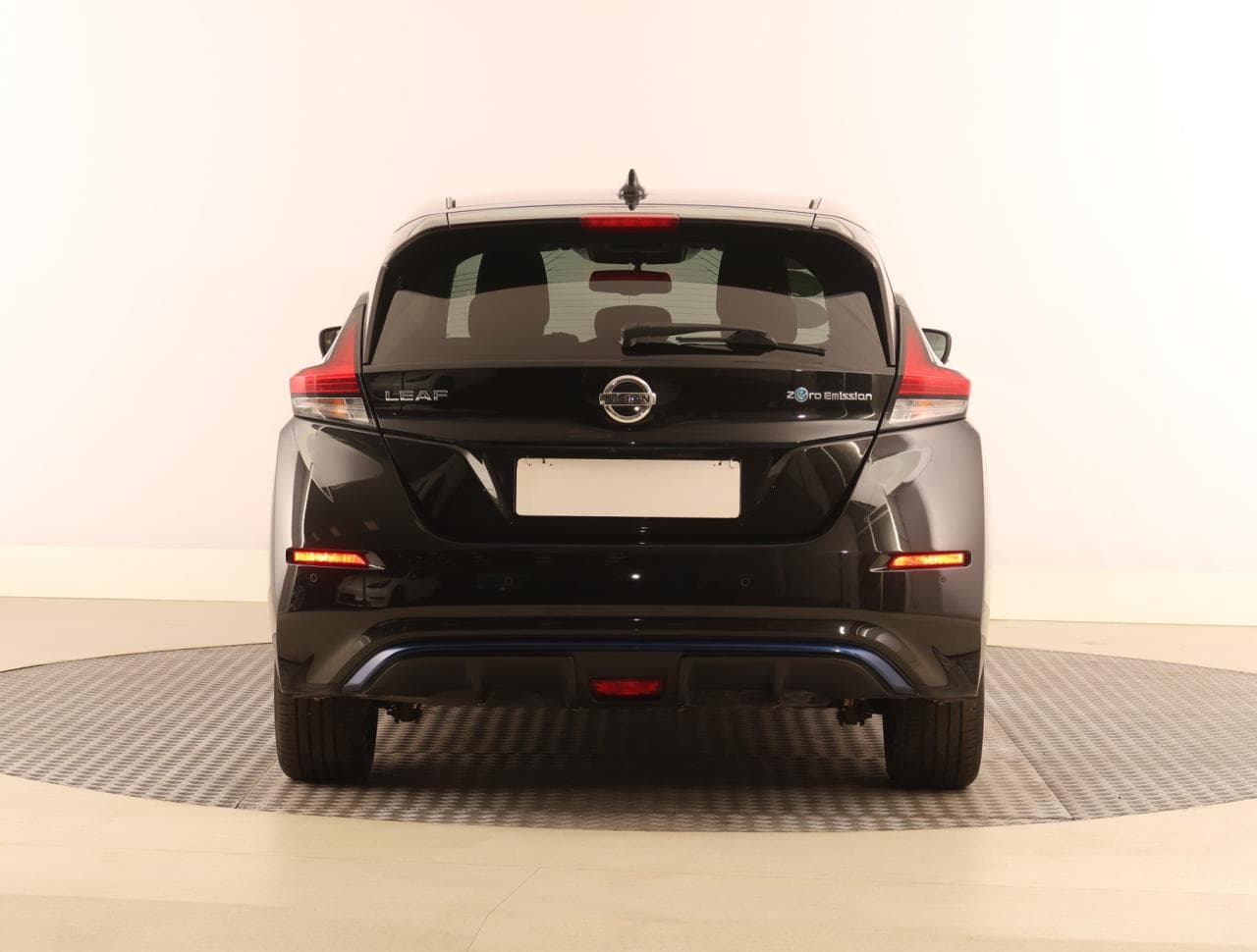 2021 Nissan LEAF - 6