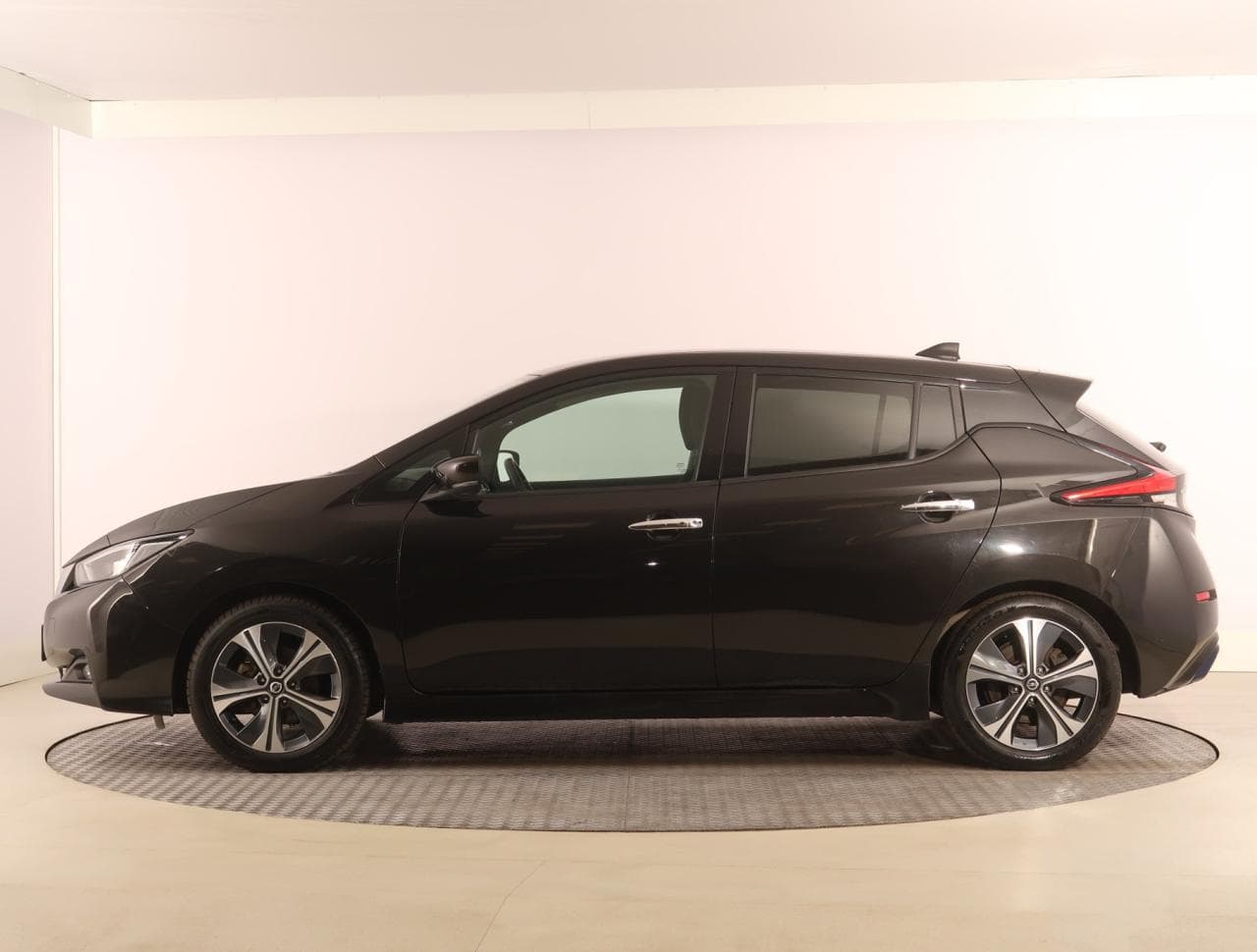 2021 Nissan LEAF - 4