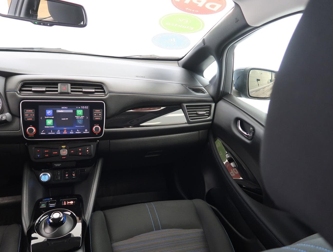2021 Nissan LEAF - 11