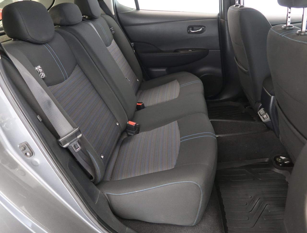 2021 Nissan LEAF - 13