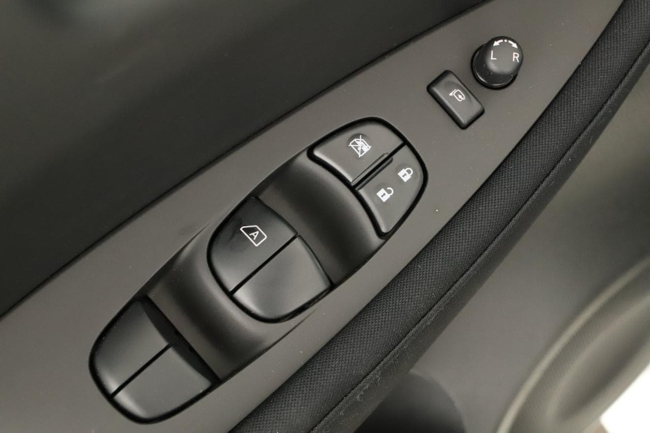 2021 Nissan LEAF - 15