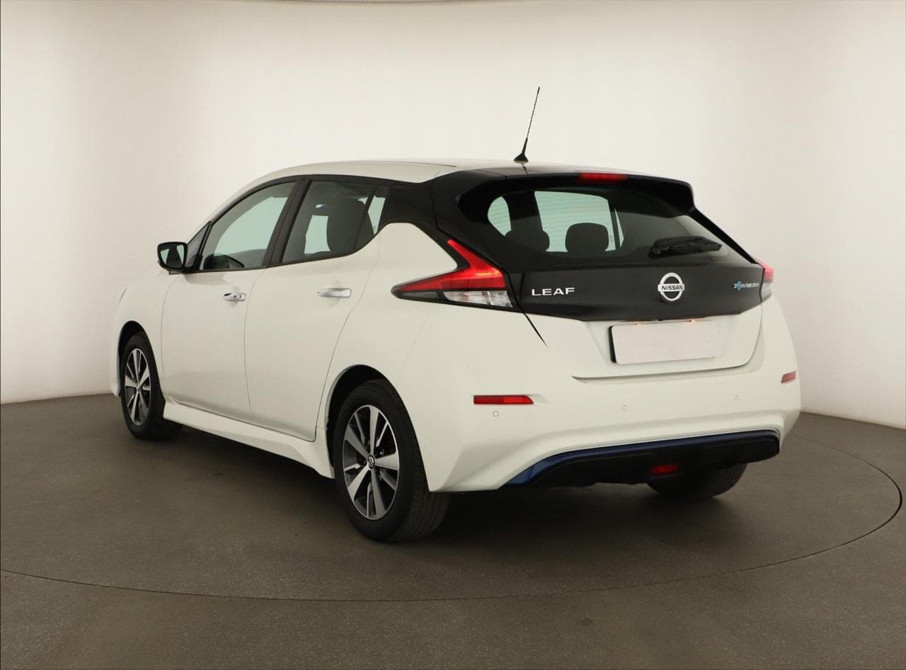 2021 Nissan LEAF - 5