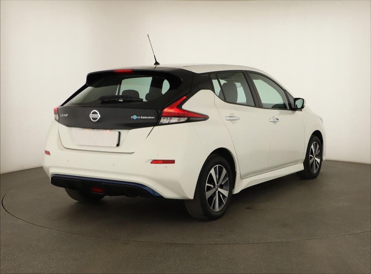 2021 Nissan LEAF - 7
