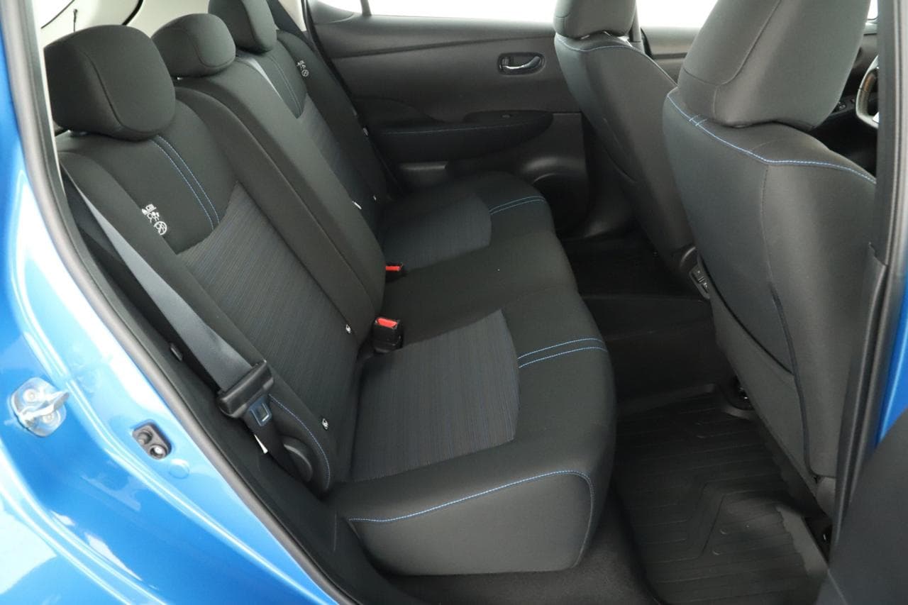 2021 Nissan LEAF - 11