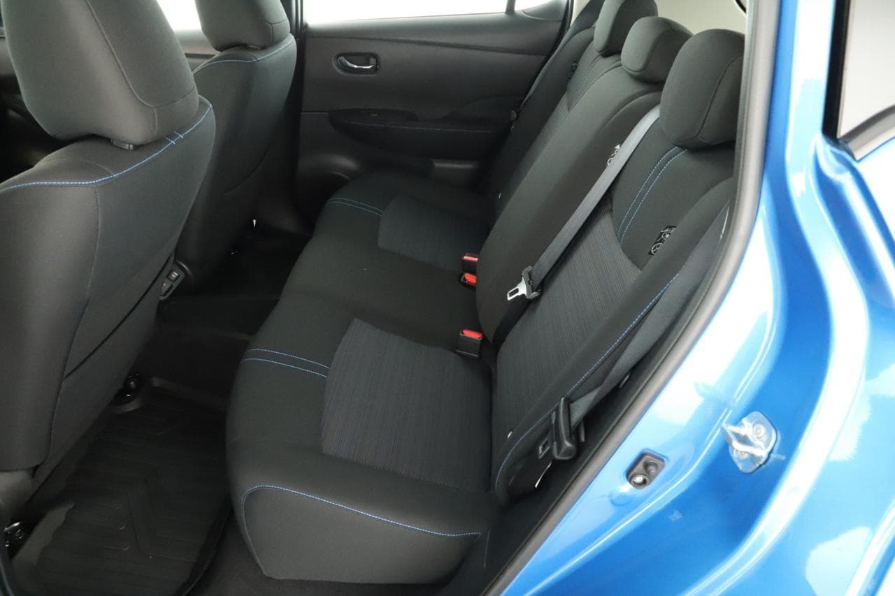 2021 Nissan LEAF - 12