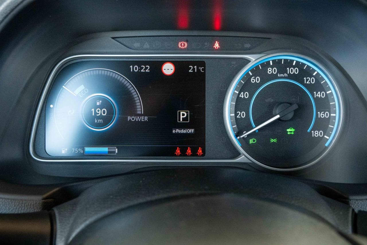 2021 Nissan LEAF - 17