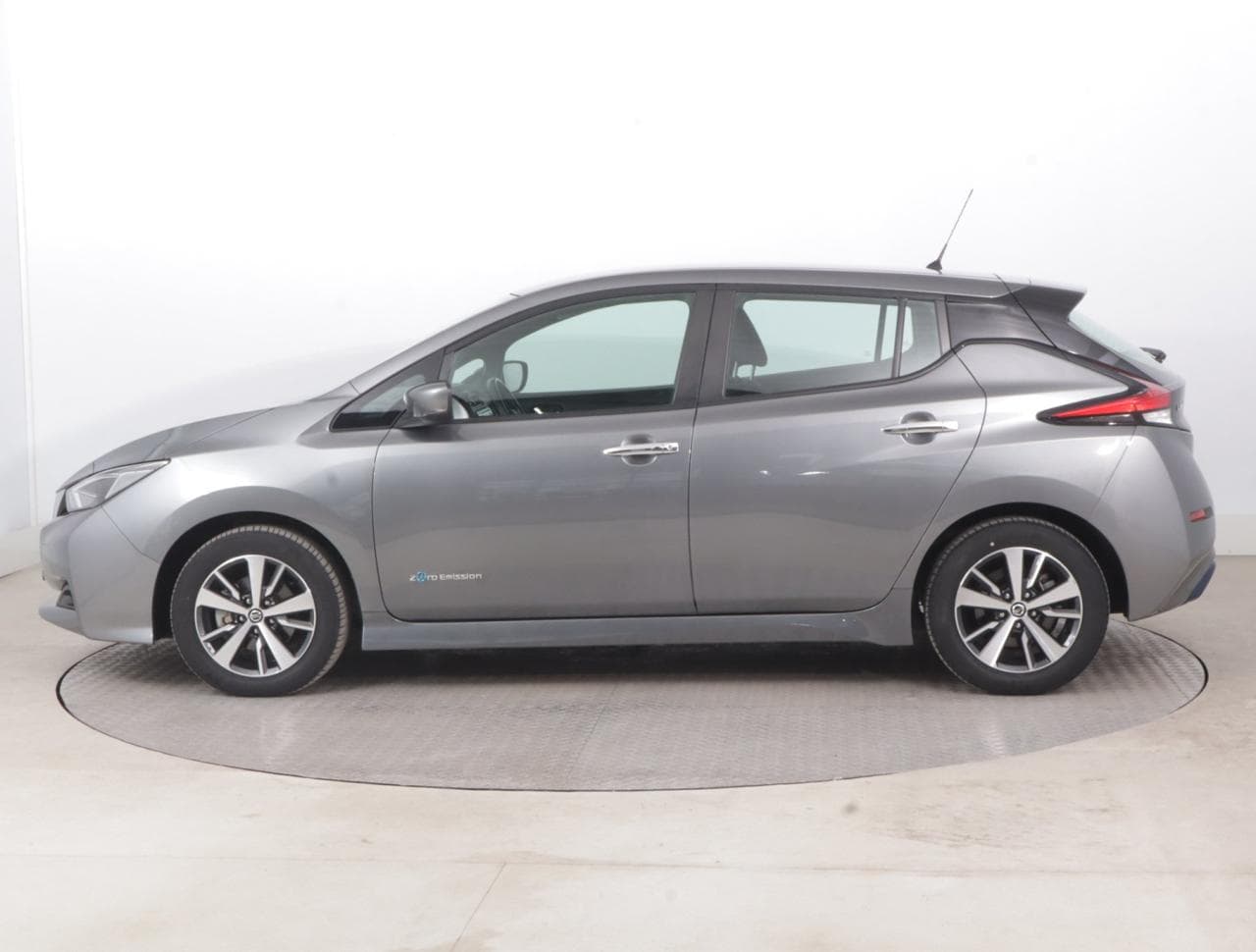 2021 Nissan LEAF - 4