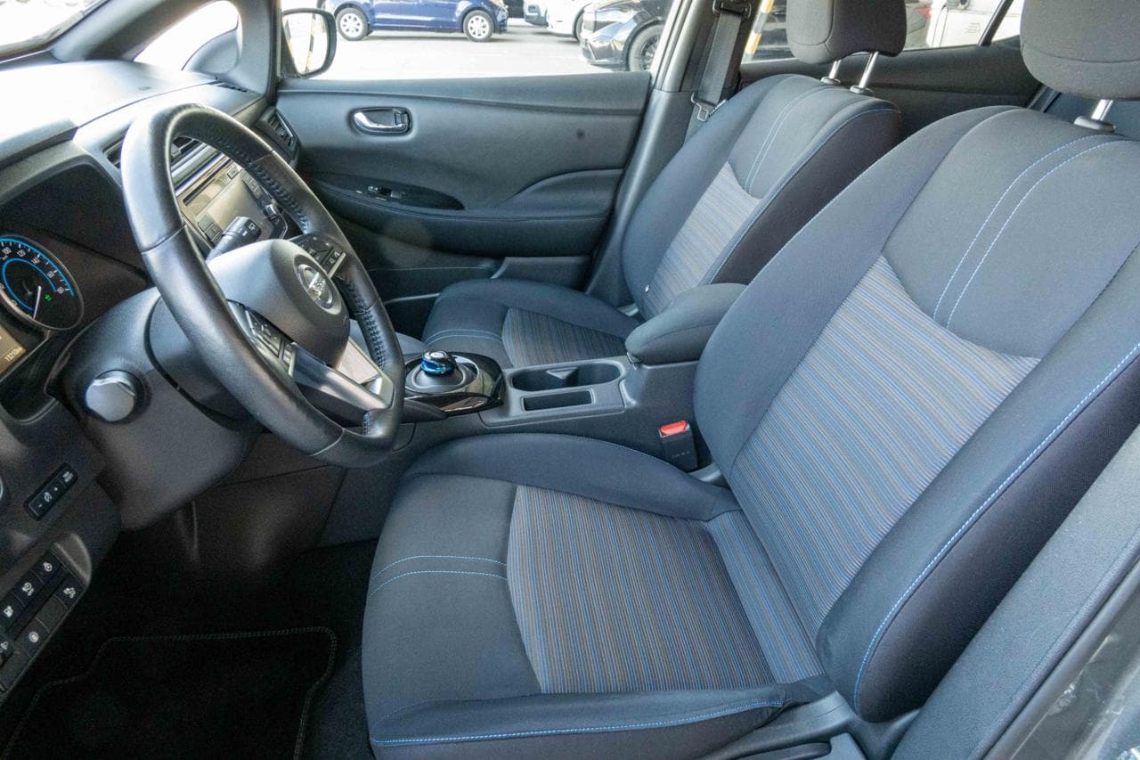 2021 Nissan LEAF - 16
