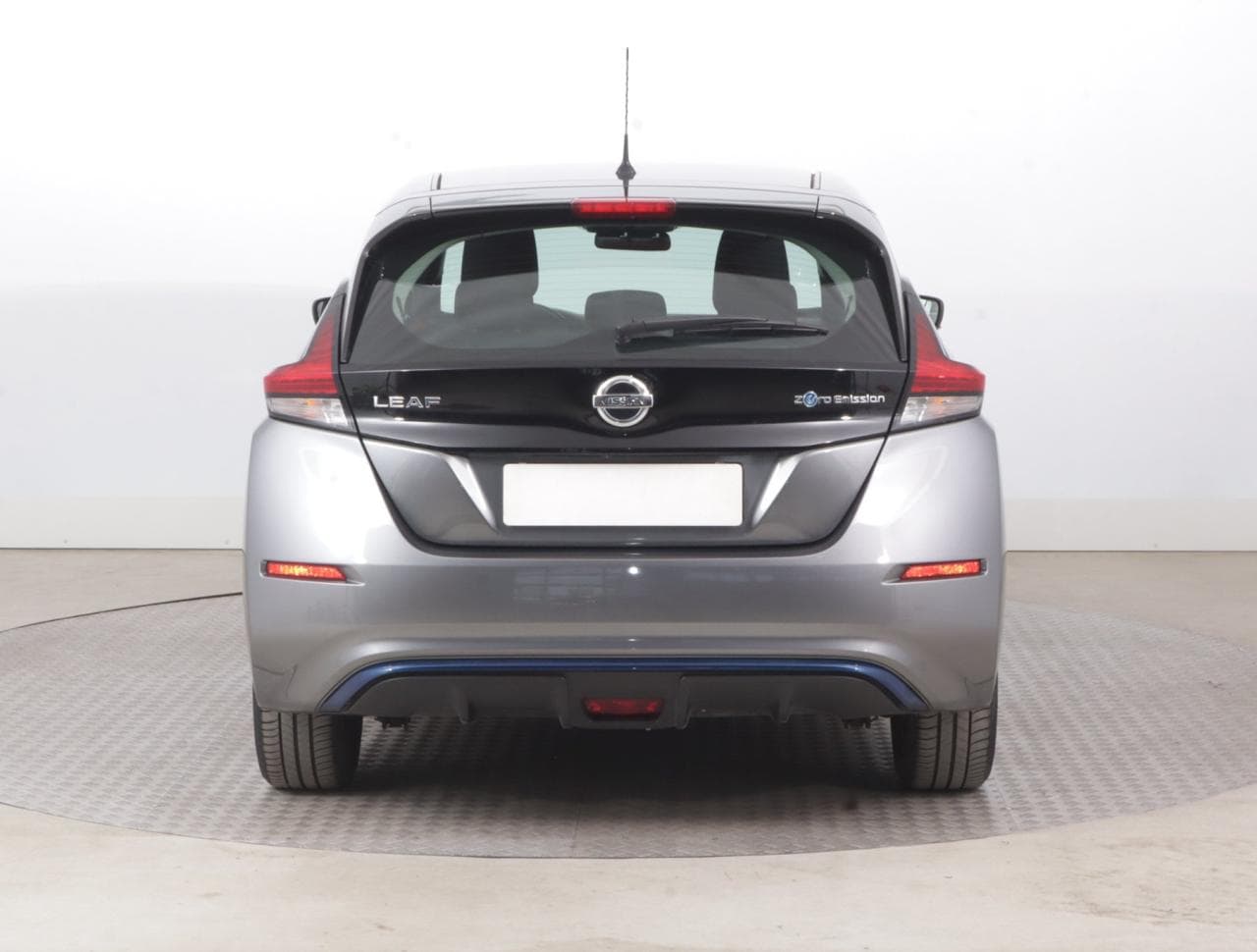 2021 Nissan LEAF - 6
