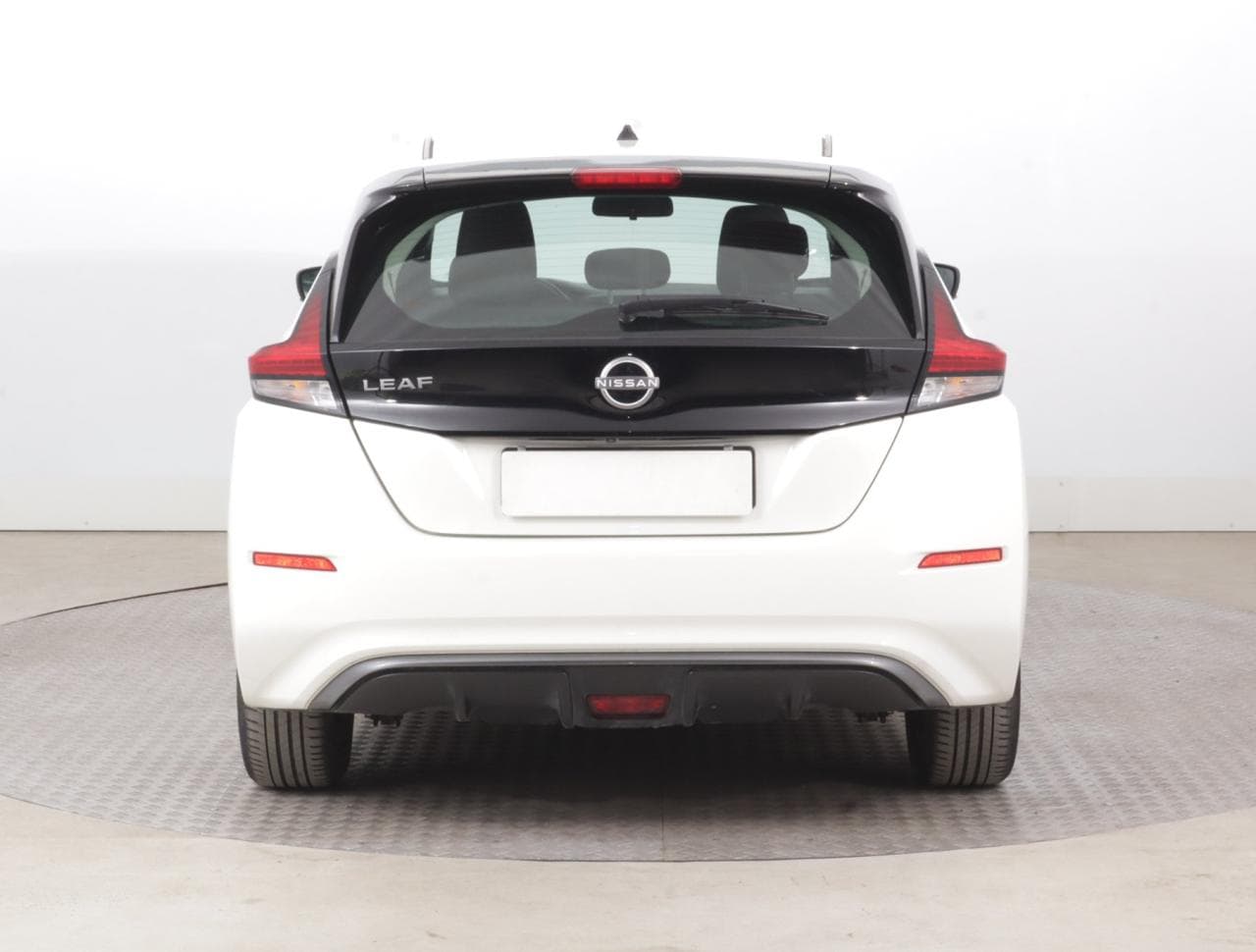 2022 Nissan LEAF - 6