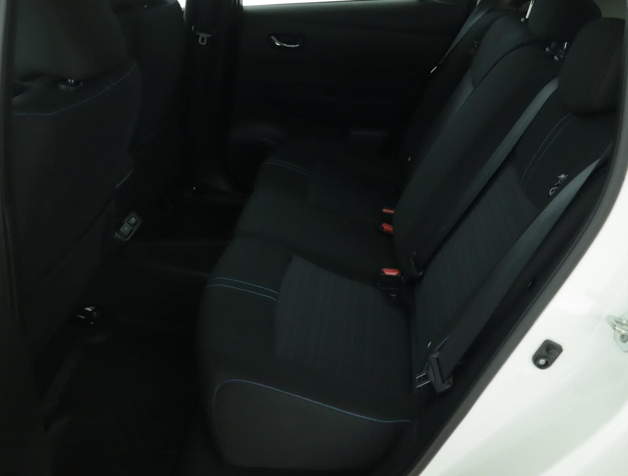 2022 Nissan LEAF - 15