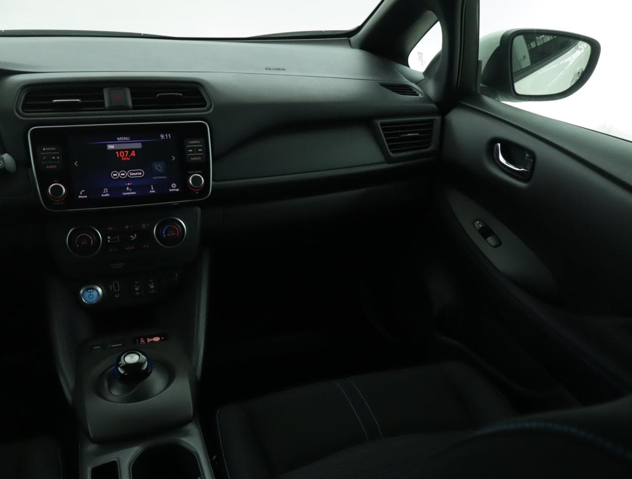 2022 Nissan LEAF - 11