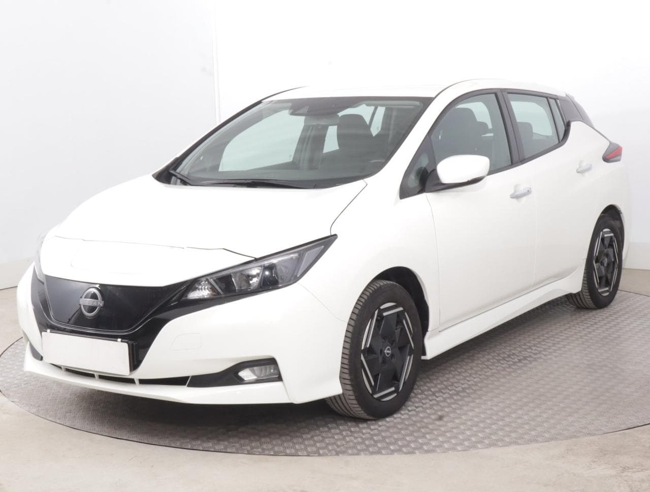2022 Nissan LEAF - 3