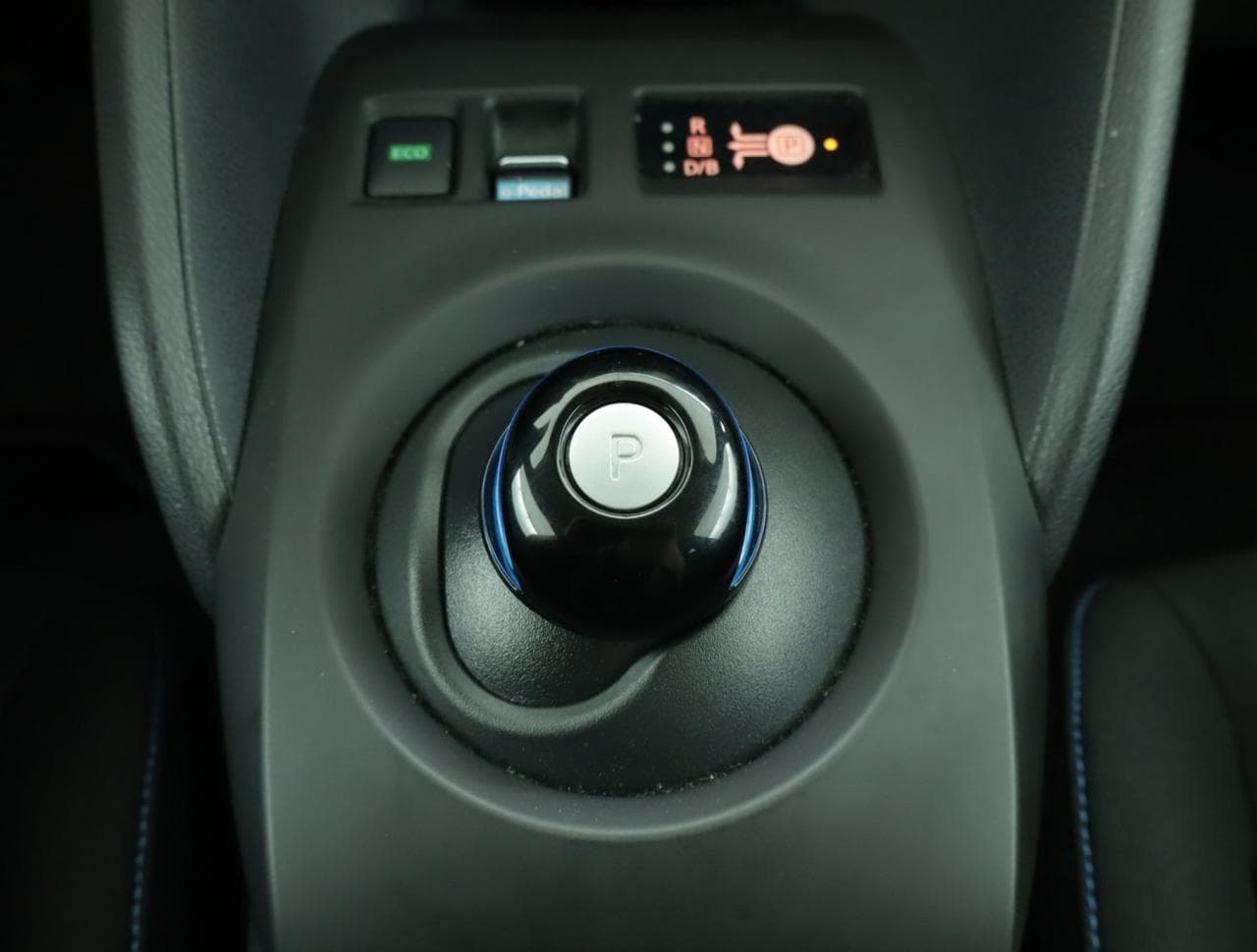 2022 Nissan LEAF - 19