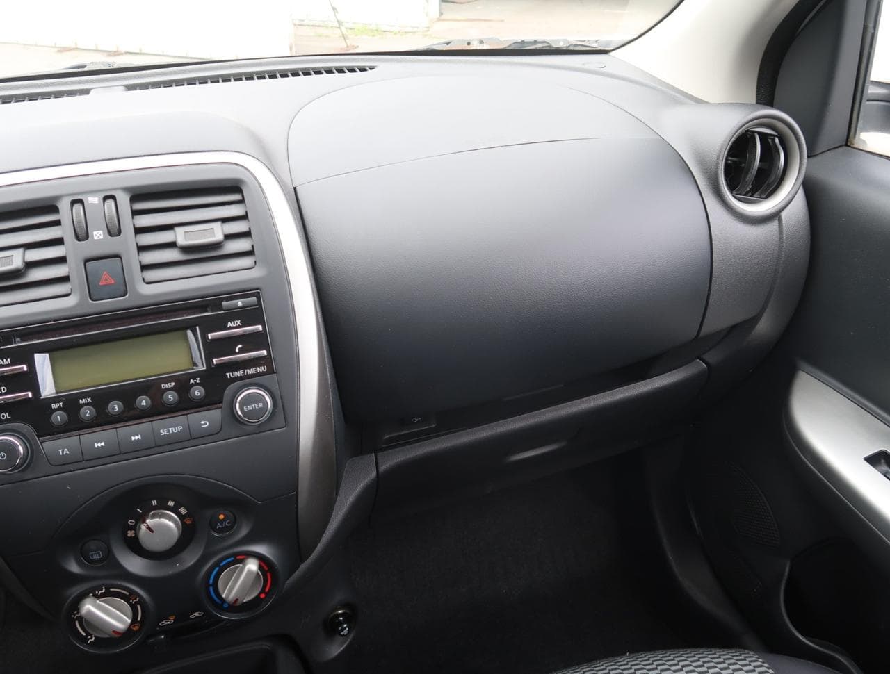 2015 Nissan MICRA - 11