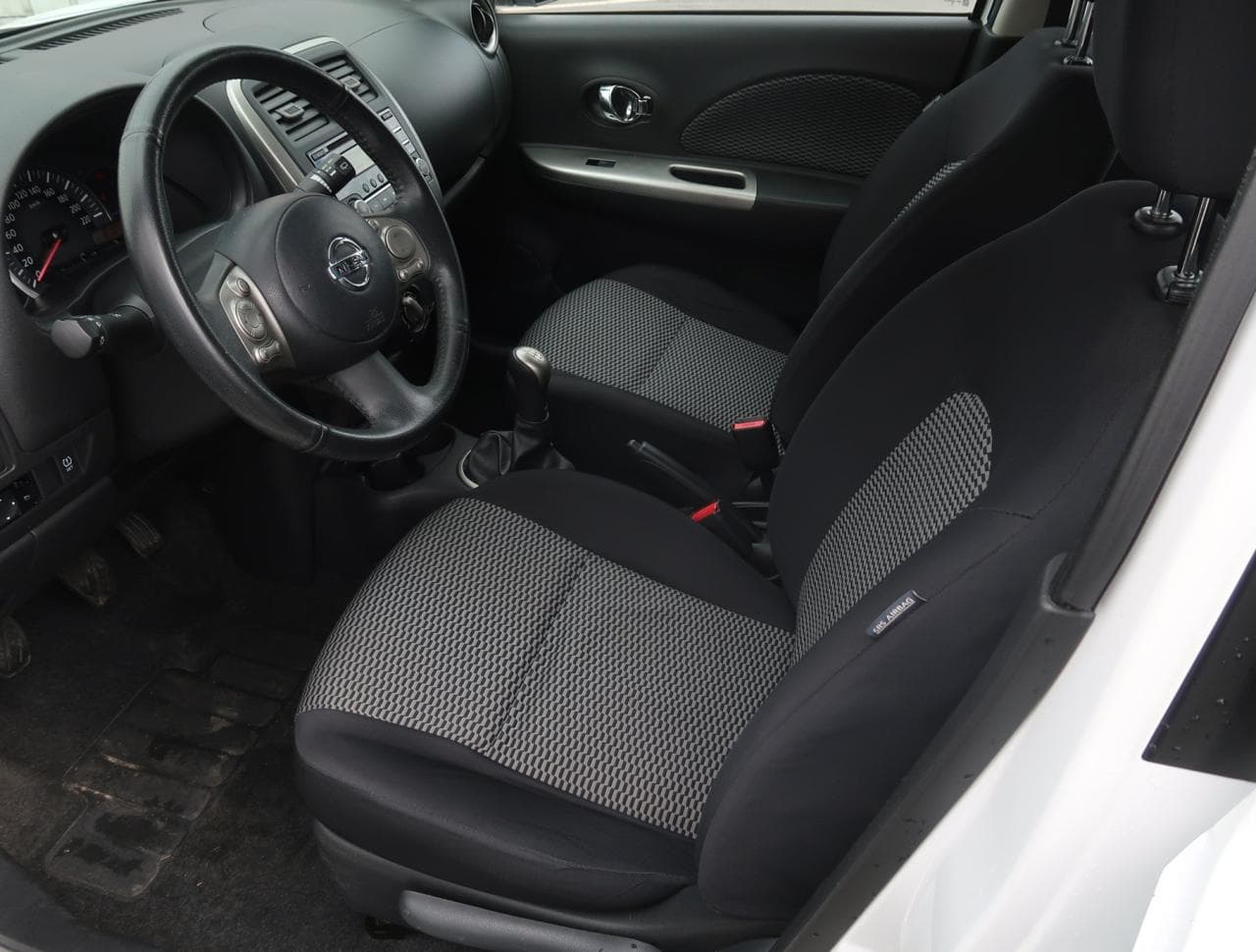 2015 Nissan MICRA - 16