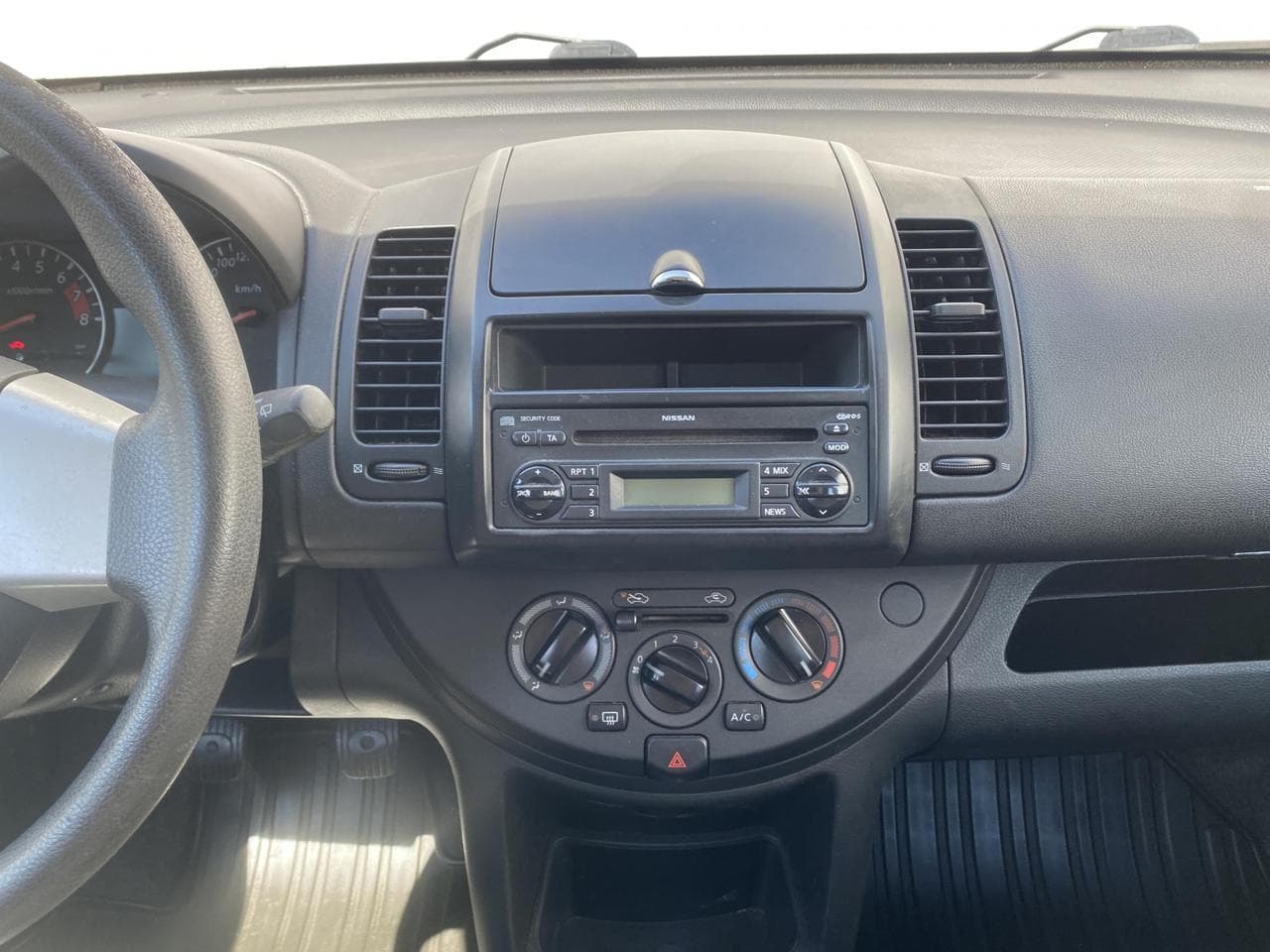 2010 Nissan NOTE - 12