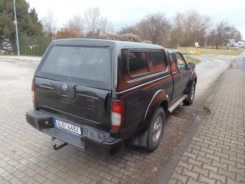 2004 Nissan NAVARA - 2