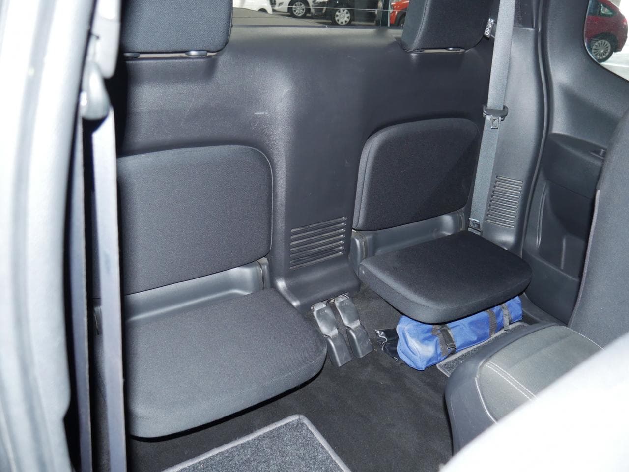 2016 Nissan NP300 - 12