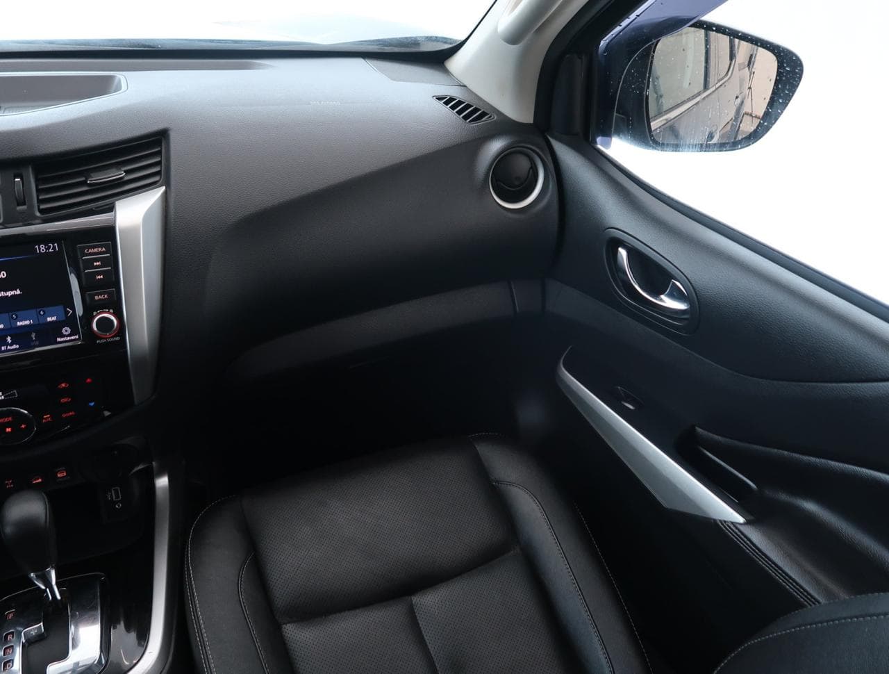 2021 Nissan NAVARA - 11