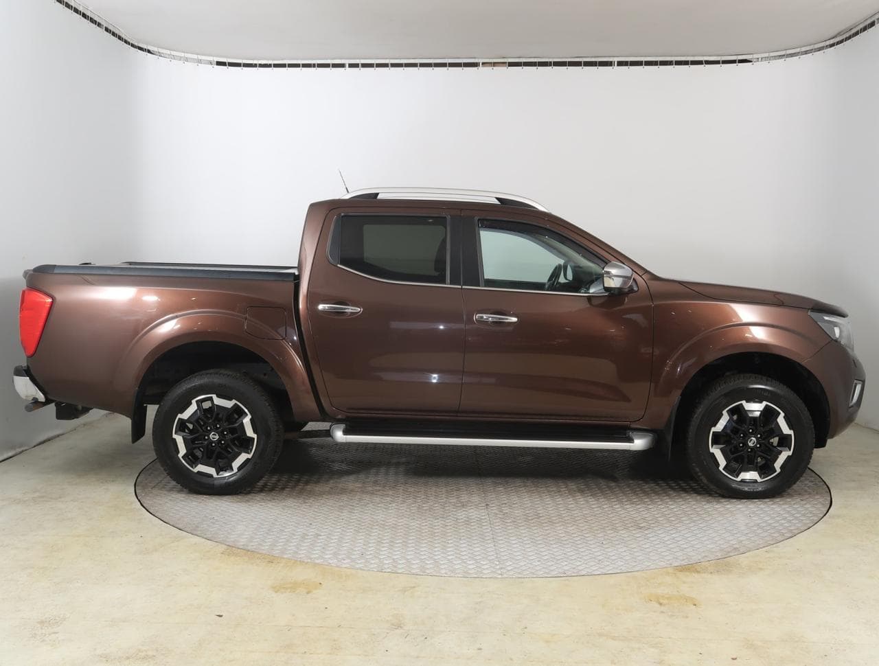 2019 Nissan NAVARA - 8