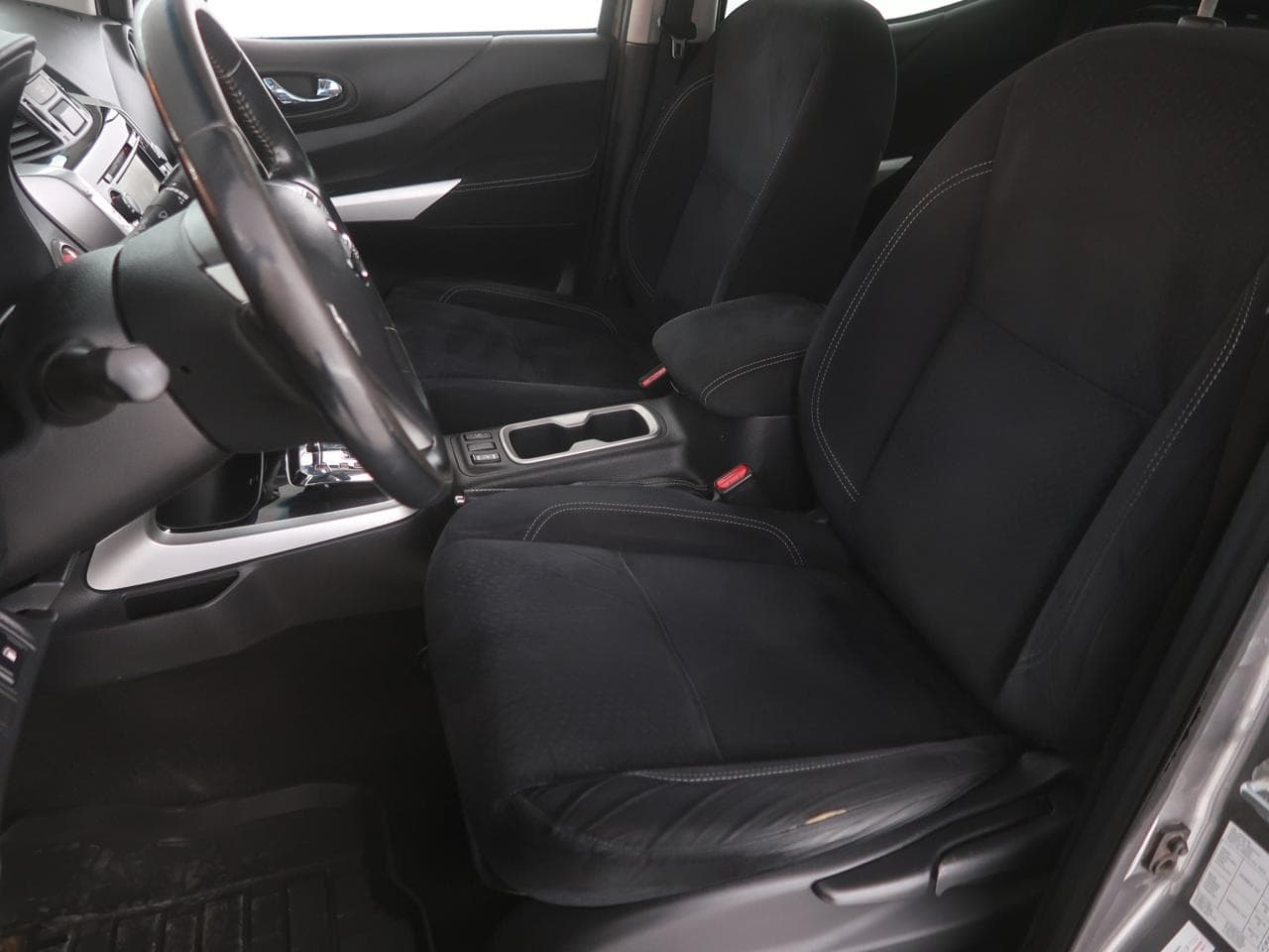 2016 Nissan NAVARA - 13