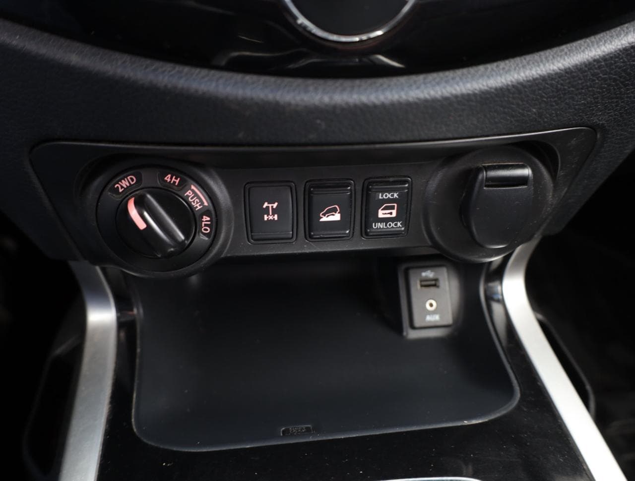 2016 Nissan NAVARA - 31