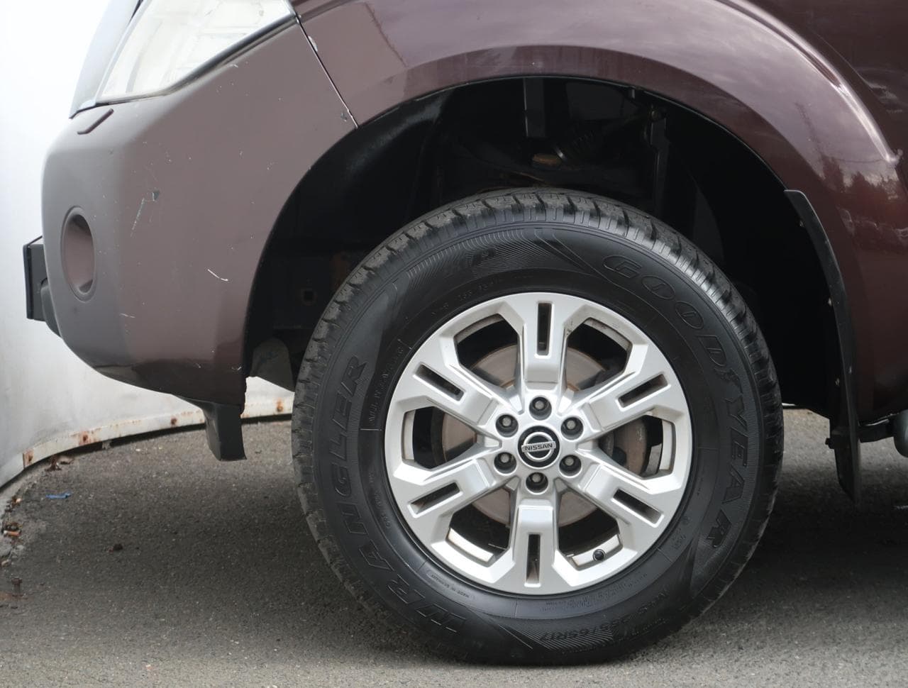 2011 Nissan NAVARA - 34