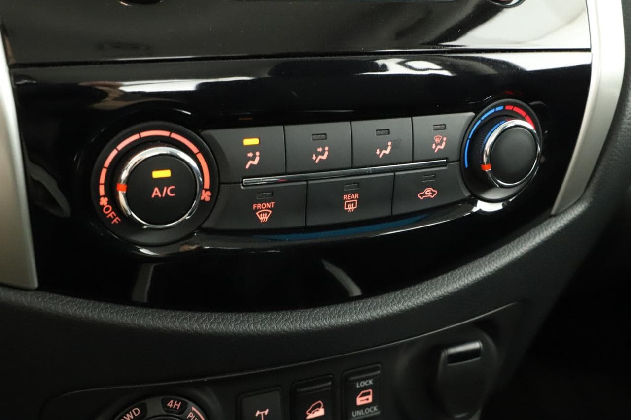 2018 Nissan NAVARA - 19
