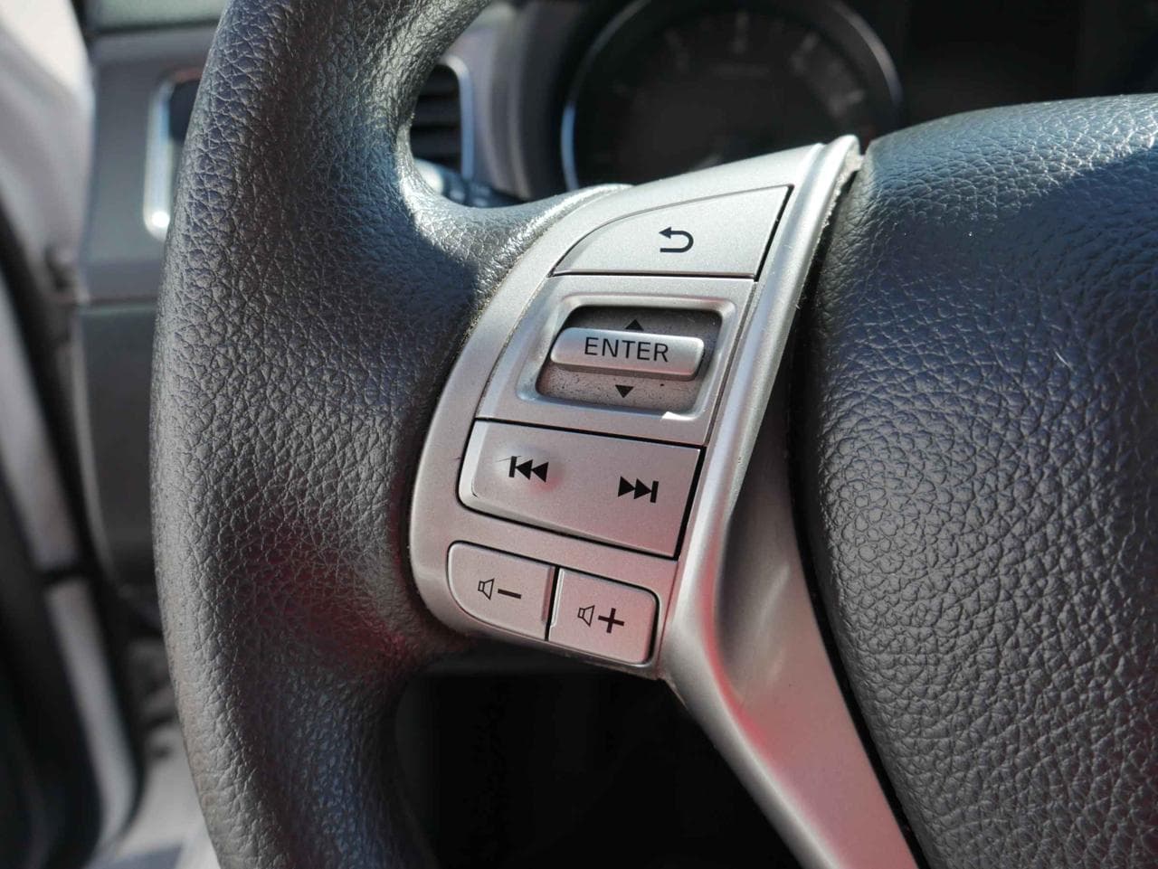 2015 Nissan PULSAR - 13