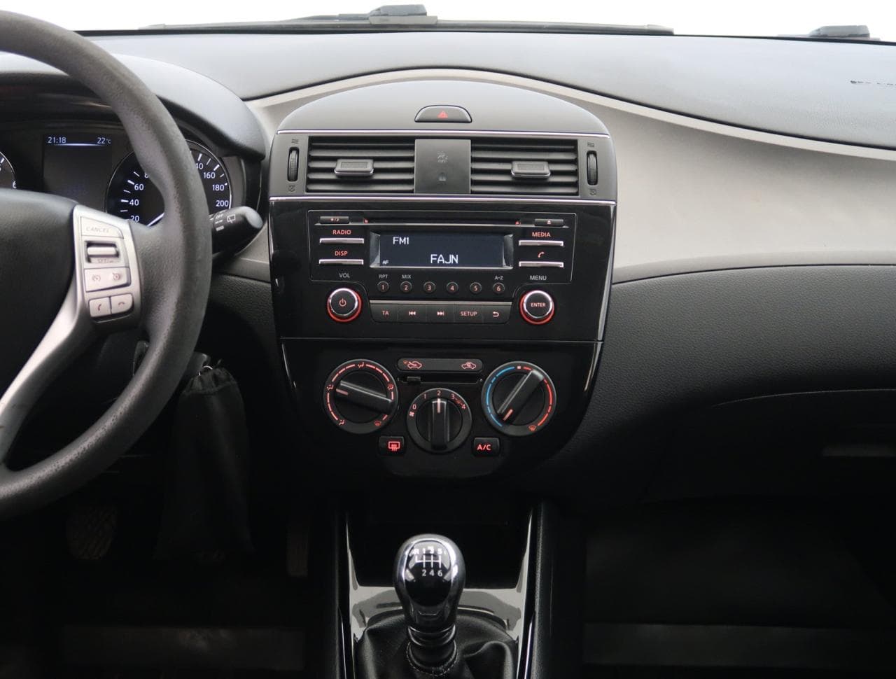 2015 Nissan PULSAR - 18