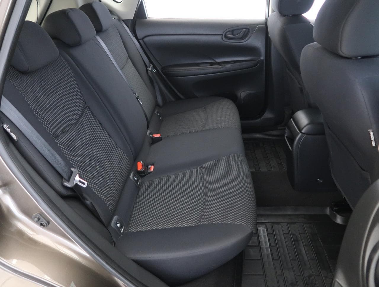 2015 Nissan PULSAR - 13