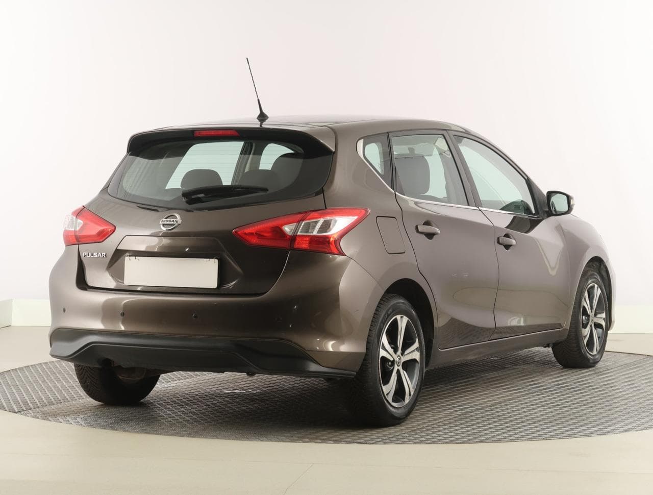 2015 Nissan PULSAR - 7