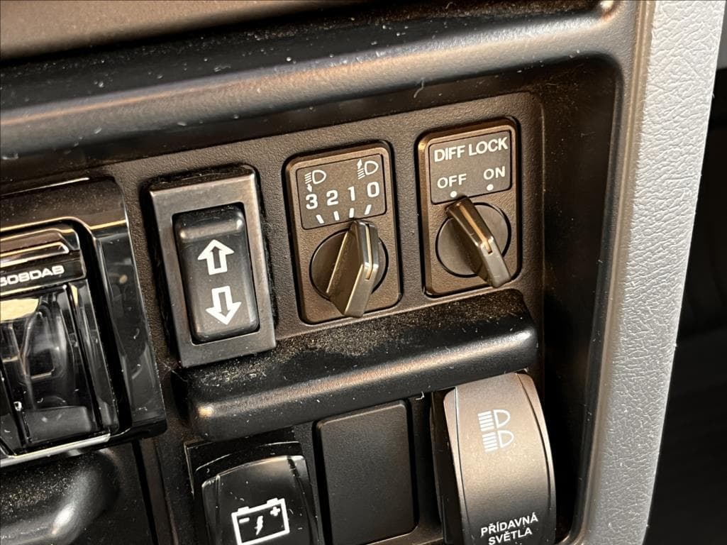 1995 Nissan Patrol - 16