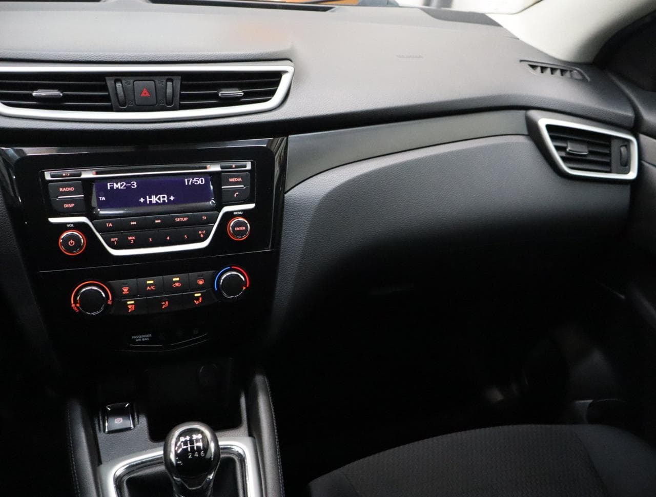 2016 Nissan Qashqai - 11