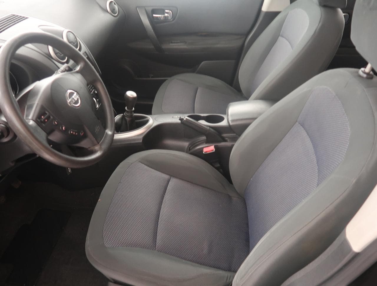 2010 Nissan Qashqai - 31