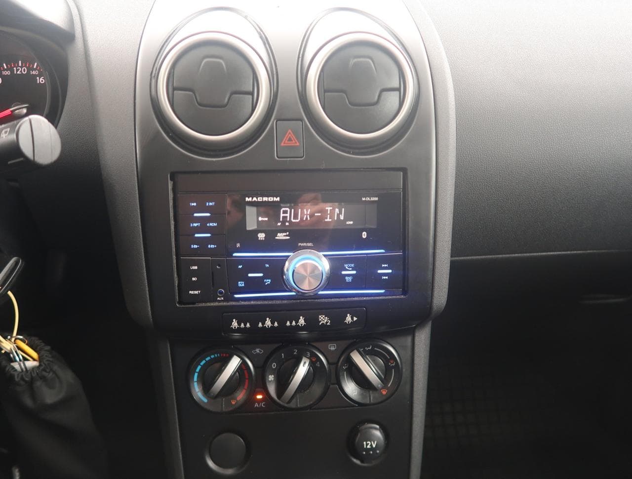 2010 Nissan Qashqai - 35